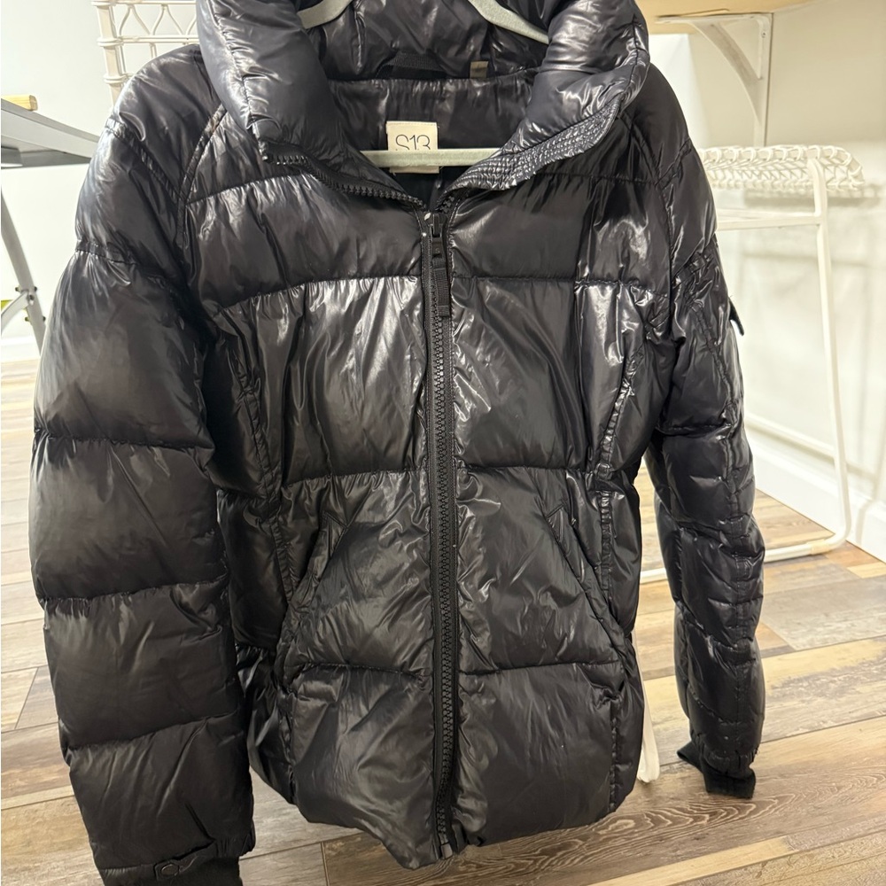 Sleek Black Puffer Jacket